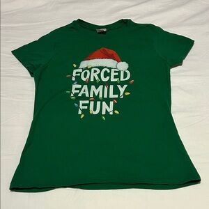 💙 3/$20 Green Women’s Holiday T-Shirt